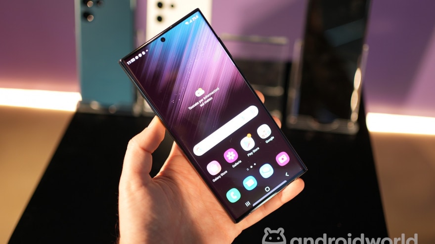 Samsung aggiorna le specifiche dei display su Galaxy S22: ecco il motivo