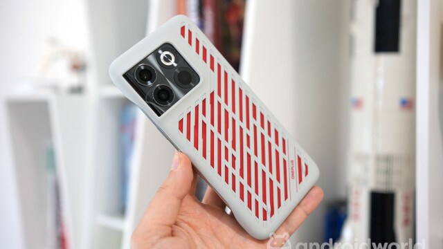 Recensione OnePlus 10T: un quasi gaming phone
