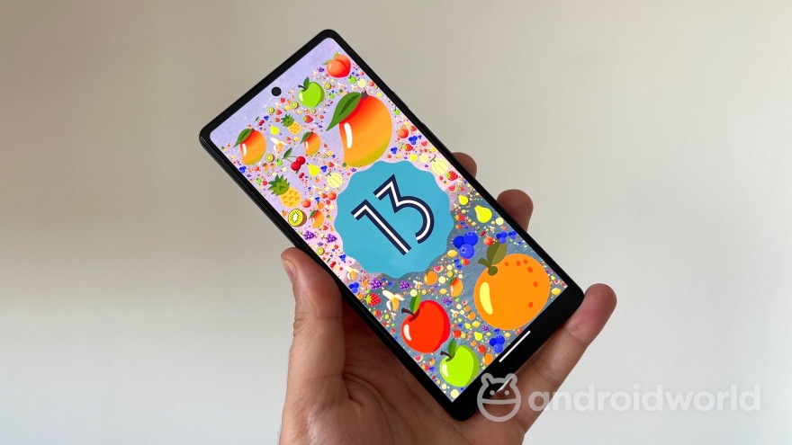 Con Android 13, Samsung sarà forse obbligata ad aggiornare il sistema operativo in background