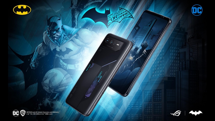 ASUS ROG Phone 6 Batman Edition ufficiale in Italia: in confezione c&#039;è anche un comodo Bat-segnale!