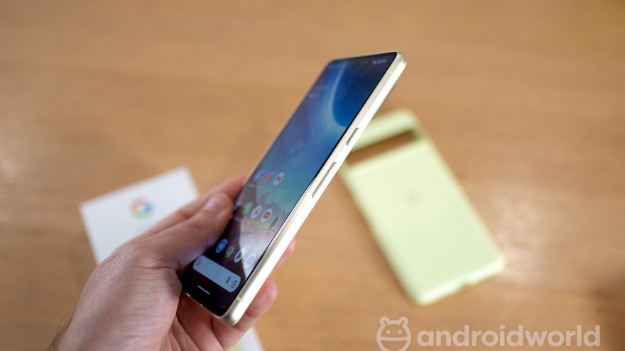 Google con Android 14 migliorerà la gesture &quot;Indietro&quot; su tutti gli smartphone