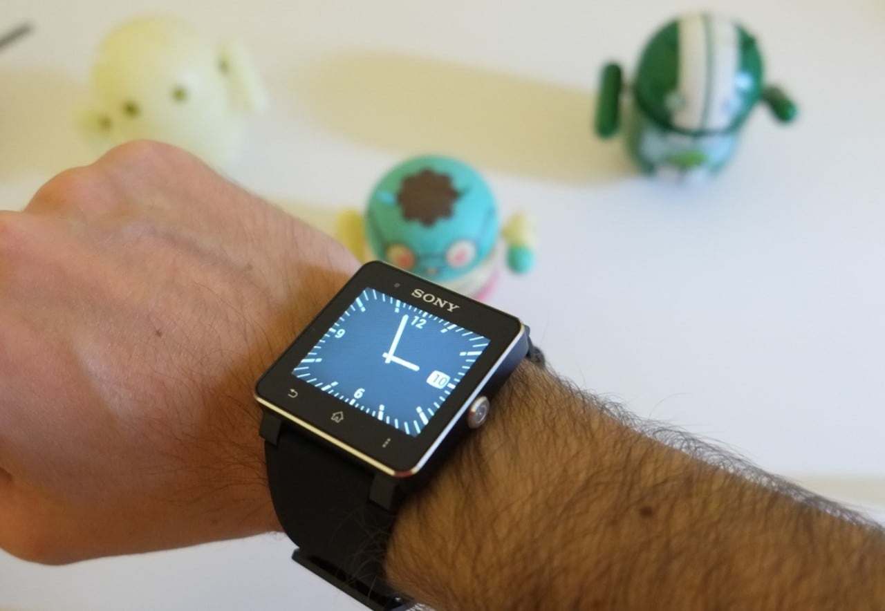 SmartWatch 2 si aggiorna con nuove watchface, modalità &quot;Non disturbare&quot; e altro (foto)