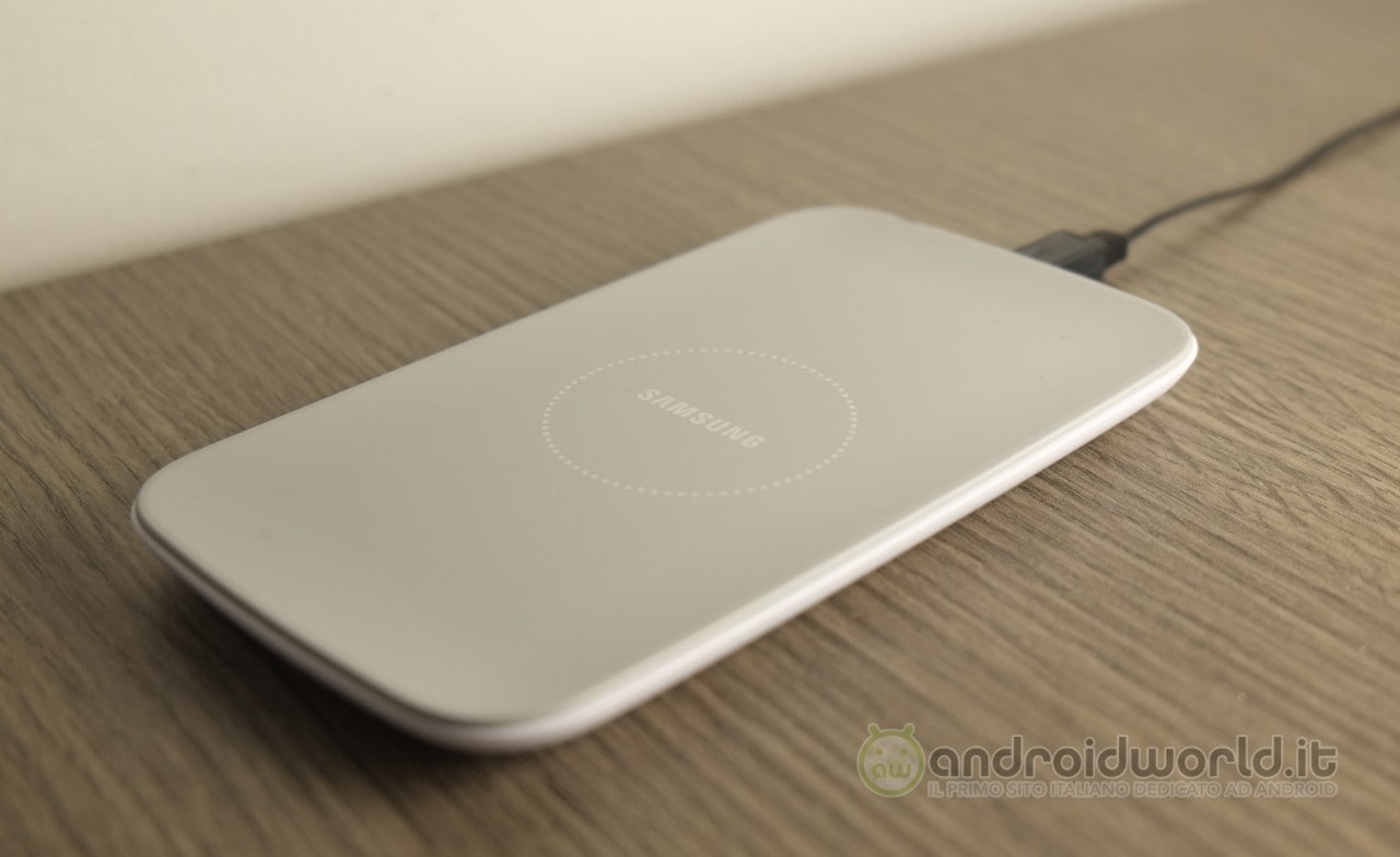 Samsung S Charger: la nostra prova del caricabatterie wireless (foto)