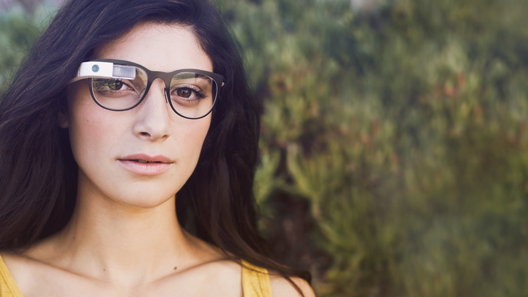 Google Glass ora con quattro nuove montature e lenti da prescrizione (video)