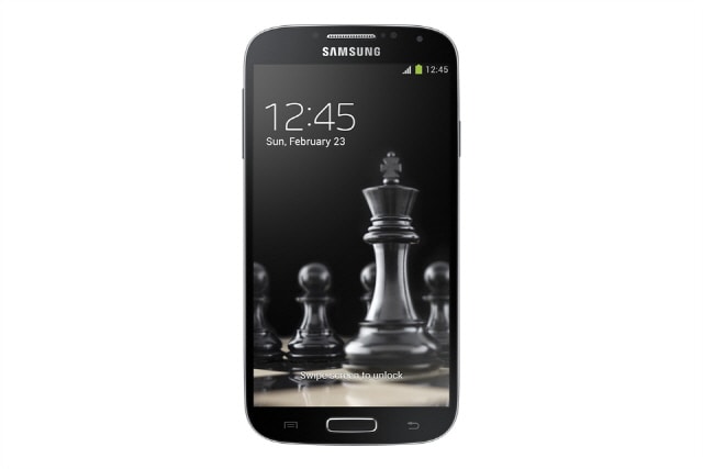 Samsung annuncia ufficialmente Galaxy S4 ed S4 Mini Black Edition, con retro in finta pelle (foto)