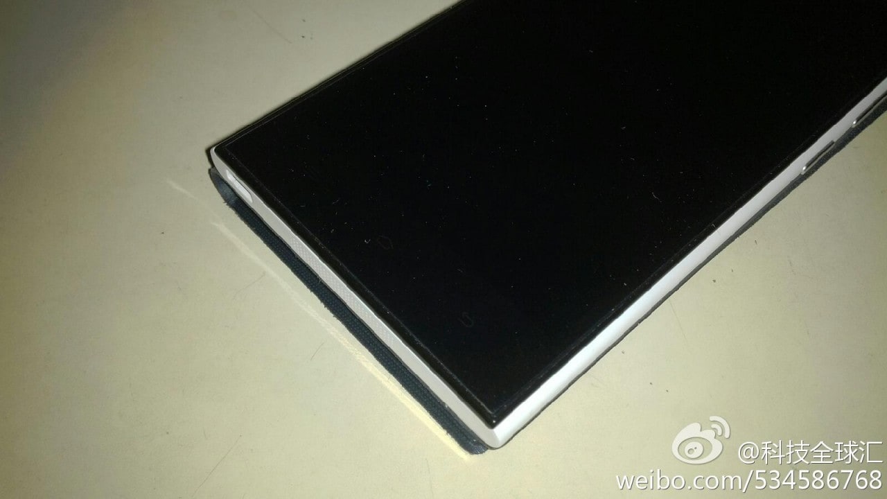 Huawei Ascend P7 si mostra nuovamente dal vivo (foto)
