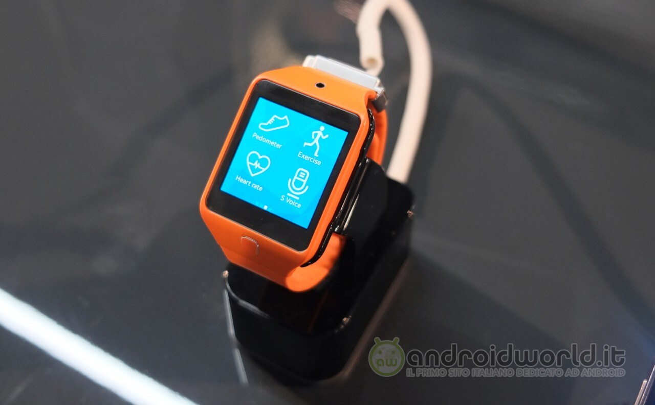 Samsung al lavoro su uno smartwatch capace di effettuare chiamate indipendentemente dallo smartphone