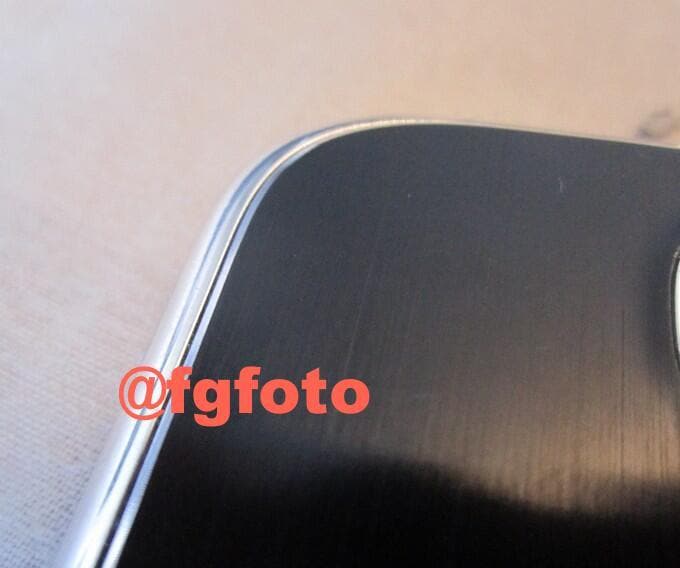 Sarà questa la prima (parziale) immagine di Galaxy S5 metallico?