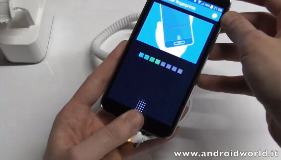 Il sensore di impronte digitali di Galaxy S5 bypassato da alcuni ricercatori (video)