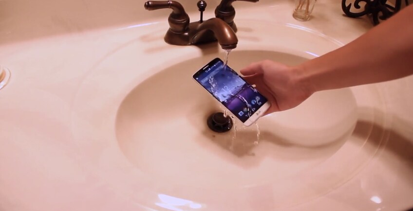 Anche LG G3 sembra resistere bene alla prova dell&#039;acqua