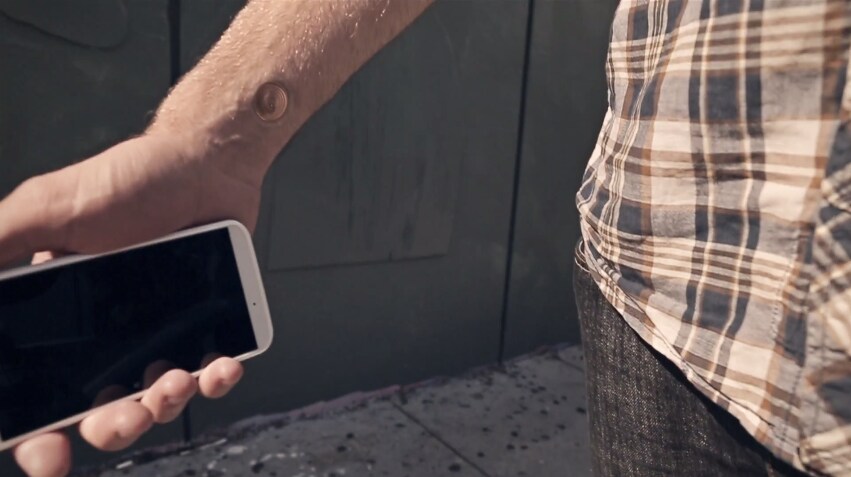 Motorola lancia un tatuaggio digitale per sbloccare Moto X (video)