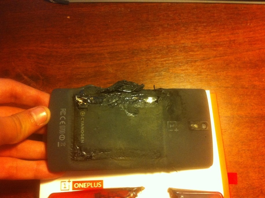 OnePlus One esplode nelle tasche di un possessore