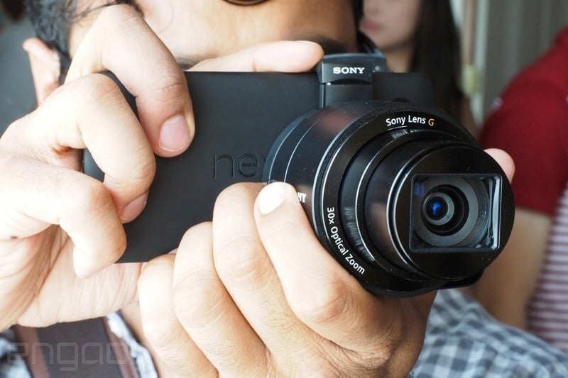 Sony aggiorna QX30 e presenta QX1: ecco le nuove Lens-style Camera