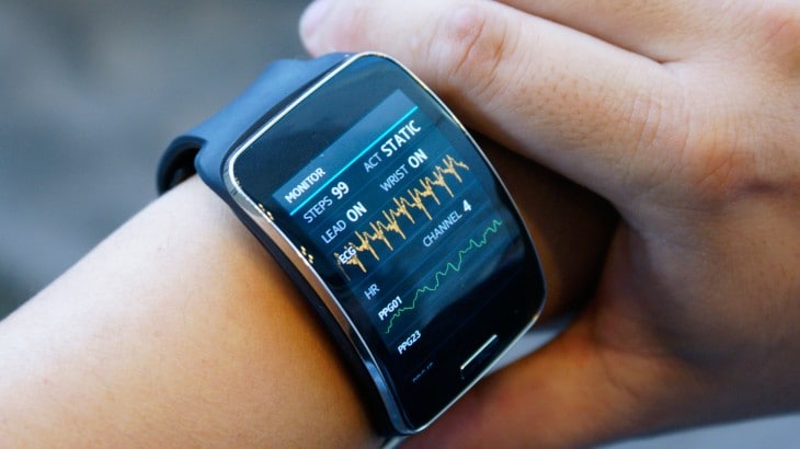 Simband, il nuovo wearable Samsung, apre hardware e software agli sviluppatori (foto)