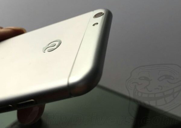 Ecco Dakele 3, nuovo clone di iPhone 6 con Android: c&#039;è anche la fotocamera sporgente! (foto)