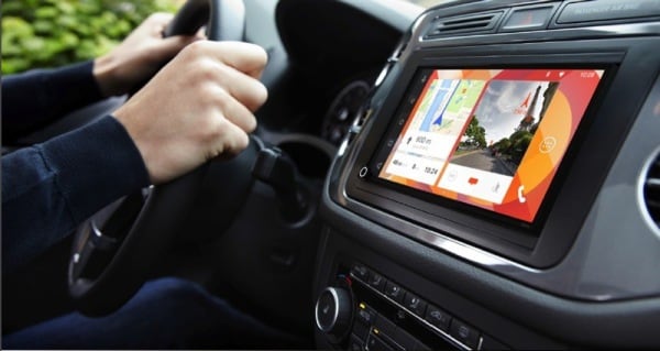 Android Auto ed Apple CarPlay insieme nel nuovo infotainment di &quot;Good Guy&quot; Parrot (foto e video)