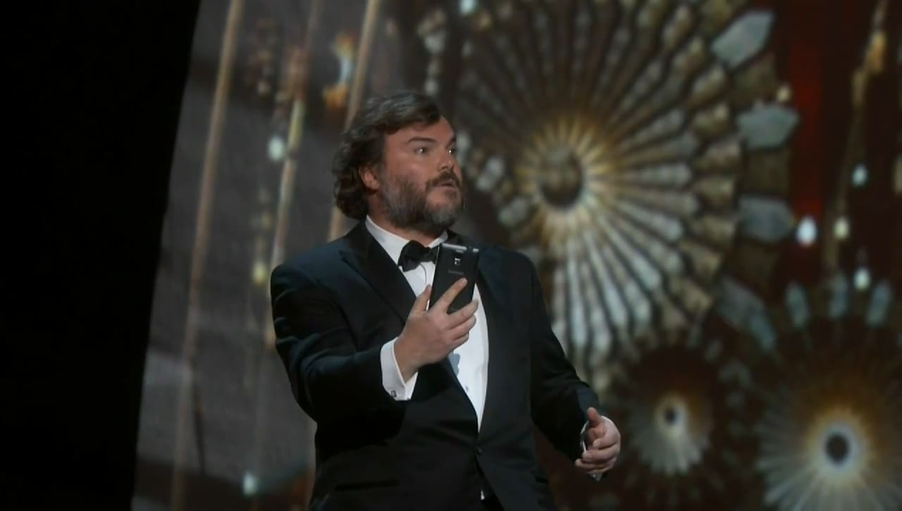 Jack Black prende in giro i selfie dal palco degli Oscar (con un Samsung)