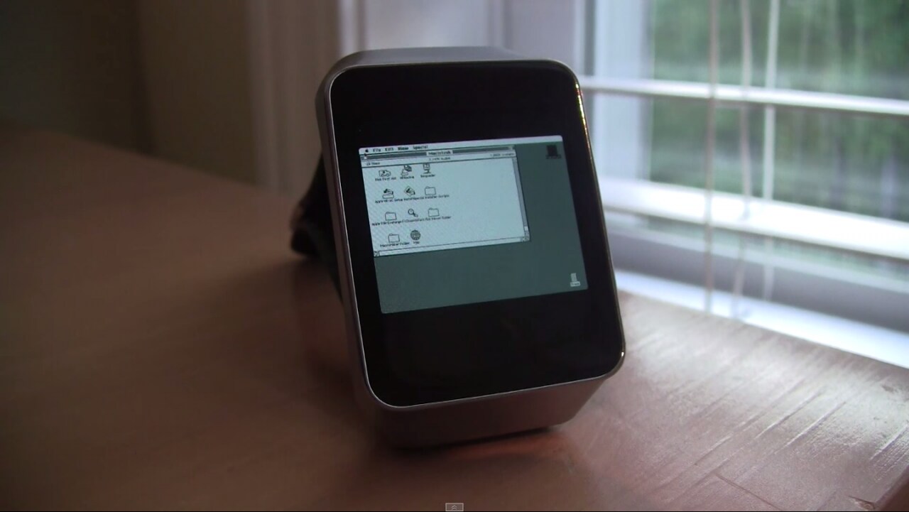 Android Wear si trasforma in &quot;Macintosh II&quot; Watch! (video)