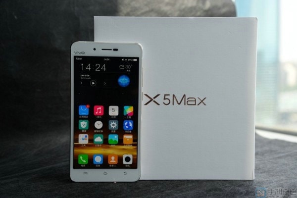 Vivo X5 Max Platinum Edition si mostra in un unboxing cinese