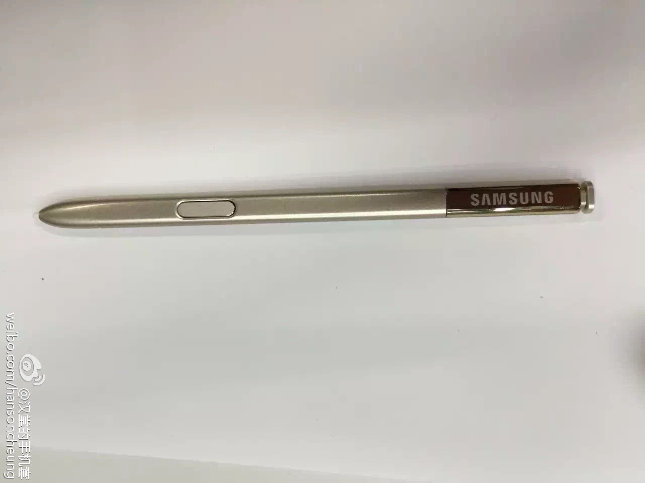 La nuova S Pen è in tinta con la scocca di Galaxy Note 5 e sembra quasi una penna vera (foto)