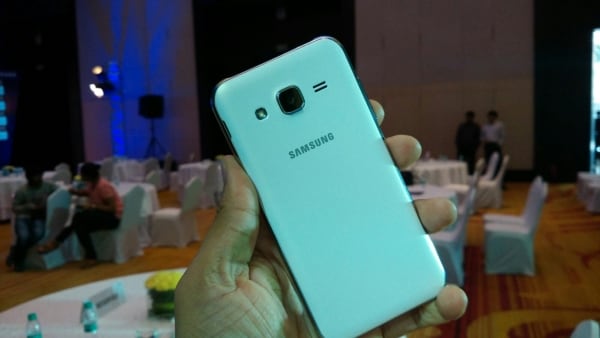 Samsung Galaxy J2 ufficiale in India per 112€ (foto)