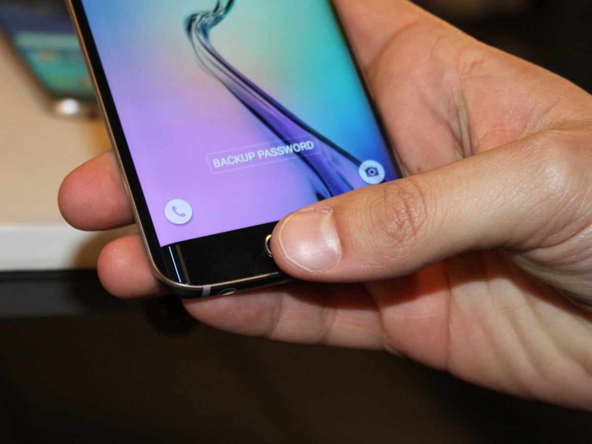 Samsung metterà il lettore di impronte su (quasi) tutti gli smartphone nel 2016