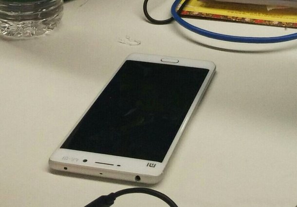 Xiaomi Mi5 fa l&#039;ennesima comporsa per la gioia dei vostri occhi (foto)