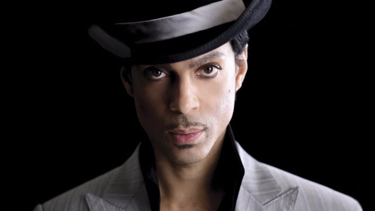 Google Play Music ricorda Prince tingendosi di viola (foto)