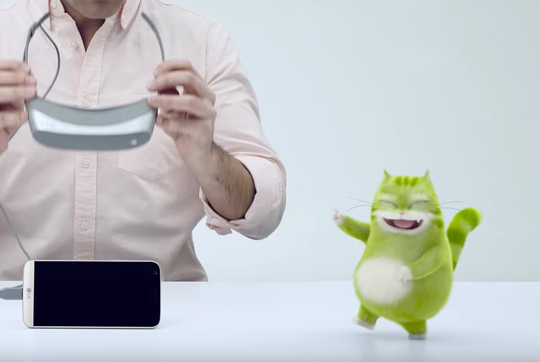 Il simpatico gatto verde di LG vi spiega come usare il visore LG 360 VR (video)