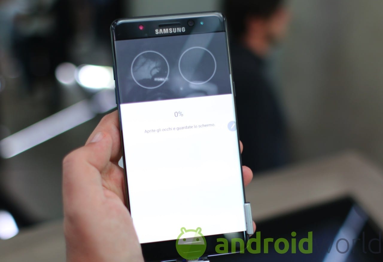 Samsung regala microSD da 256 GB (e Gear VR) ai proprietari di Note 3 e 4 che prenoteranno Note 7