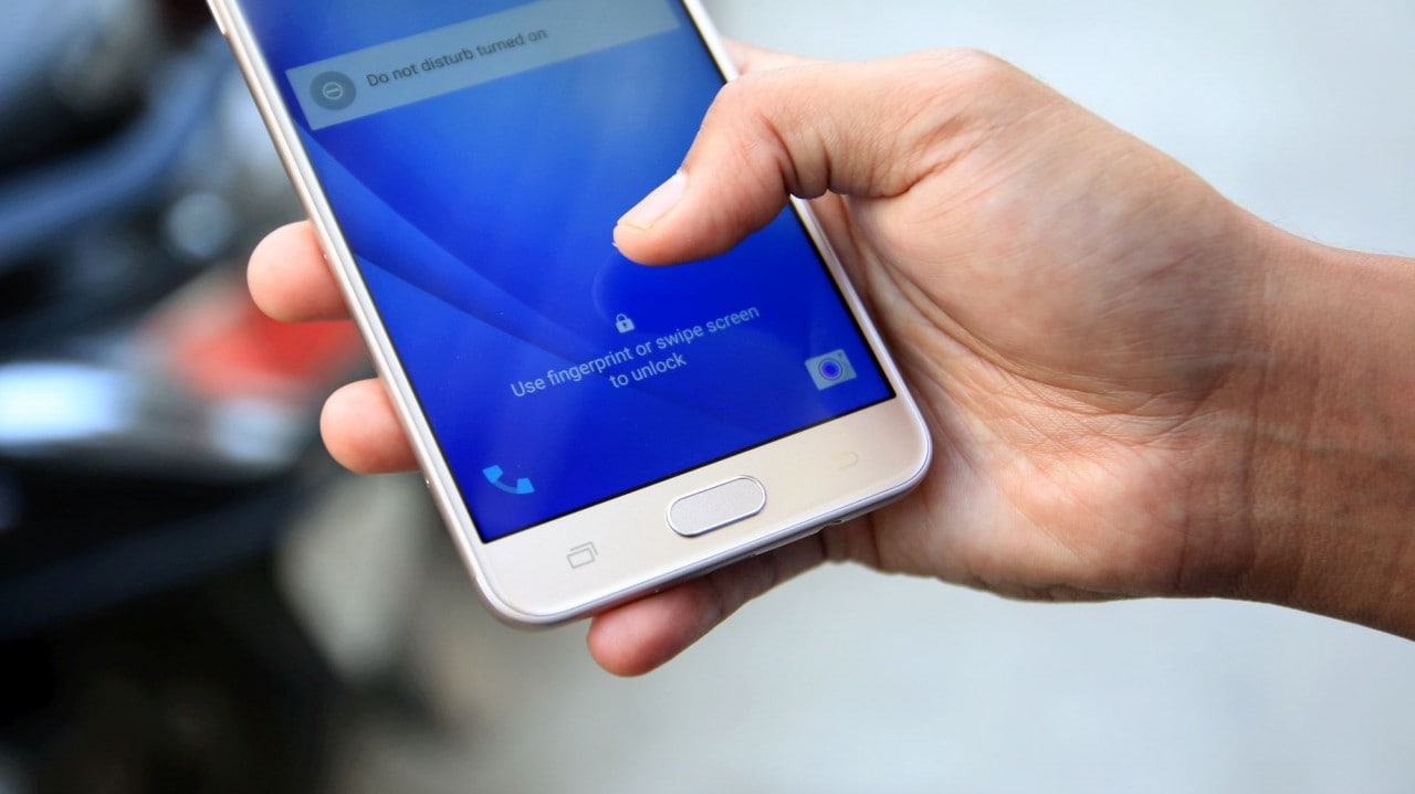 Su Samsung Galaxy J7 Prime il lettore di impronte funziona anche a schermo spento