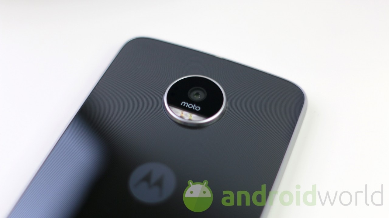 Moto Z Play si aggiorna ad Android 7.0 Nougat in Italia!