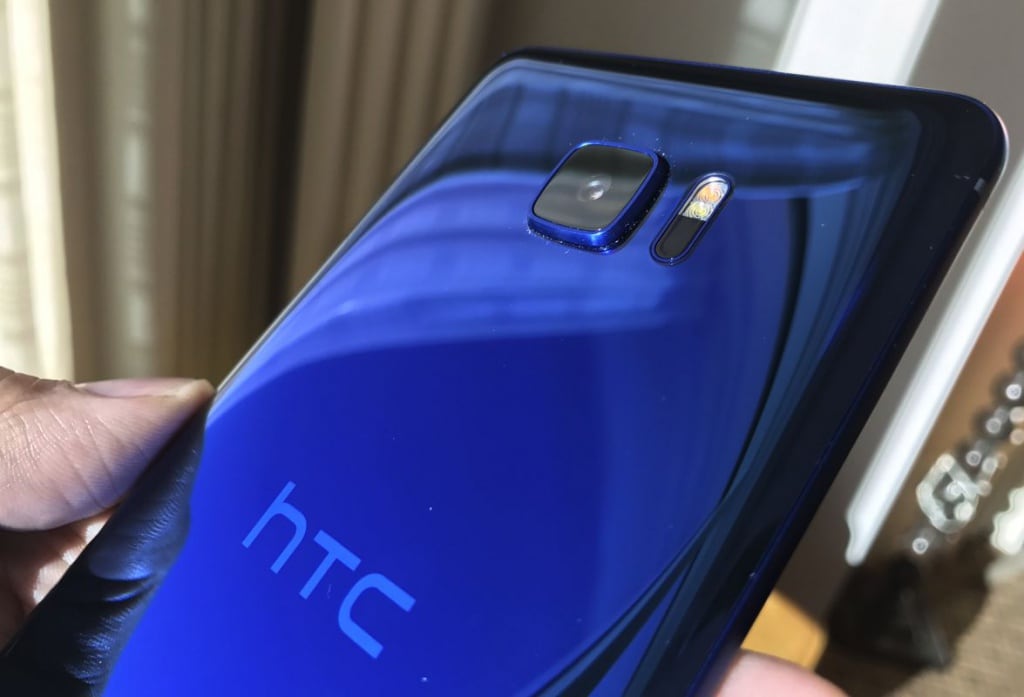 HTC U Ultra (Ocean Note): Snapdragon 835, 4GB/64GB e doppio display (foto)