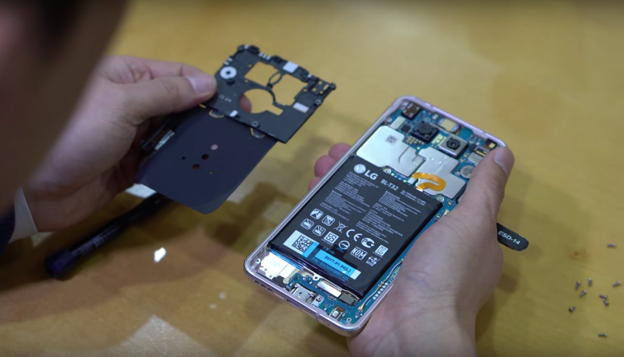 Primo teardown per LG G6: un hardware bello sia fuori che dentro (video)
