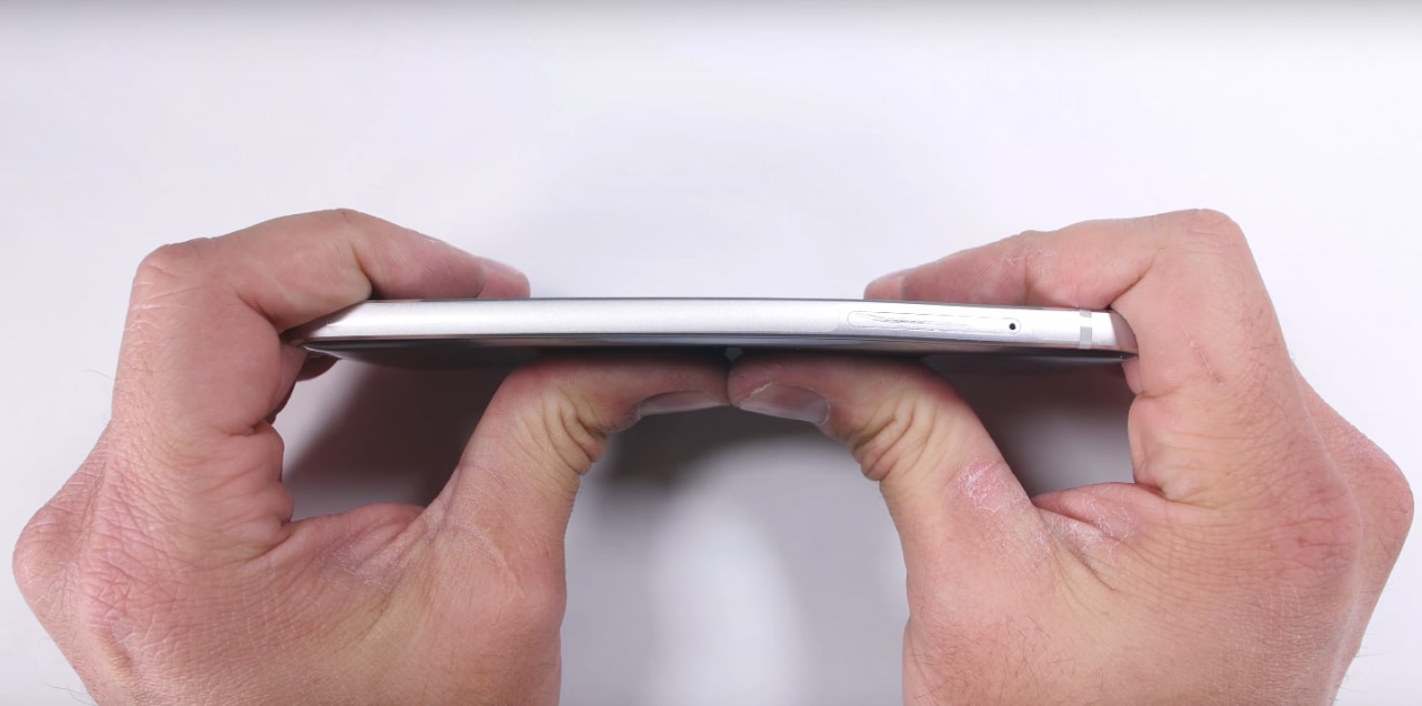 LG G6 non si piega e non si spezza, ma potrebbe graffiarsi facilmente (video)