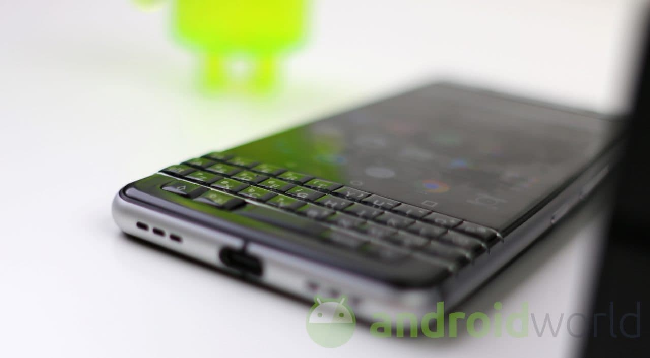 BlackBerry al lavoro su uno smartphone con QWERTY fisica e Snapdragon 660: sarà il successore di KEYone? (foto)