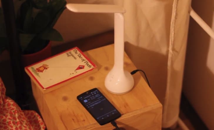 Il team di Sleep as Android ha creato una lampada smart per il tracciamento del sonno (video)