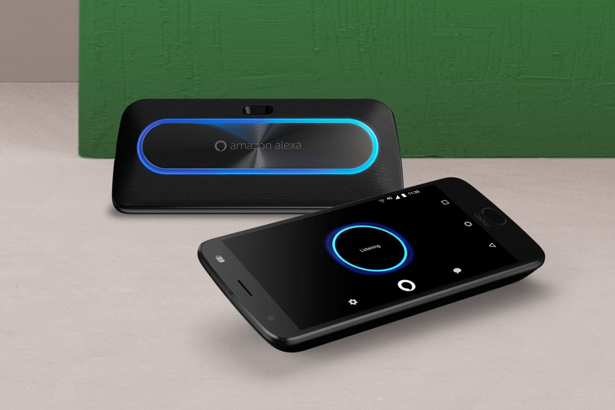 Motorola ha creato una Moto Mod per Amazon Alexa (che costa di più dello speaker Echo entry level) (foto)