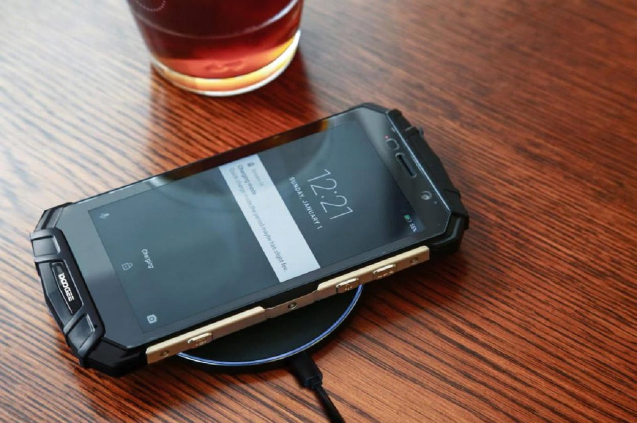 Smartphone rugged Doogee S60 con ricarica wireless e batteria da 5580 mAh scontato a 217€