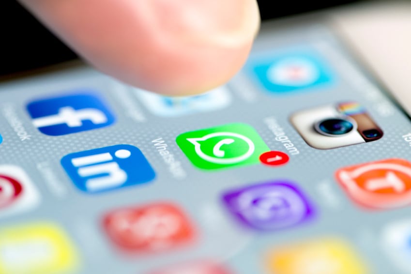 Facebook sta testando la condivisione su WhatsApp