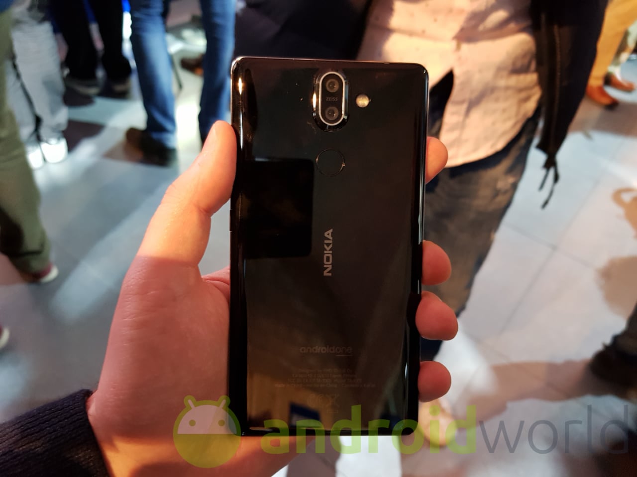 Nokia 8 Sirocco finalmente disponibile in Italia (video)