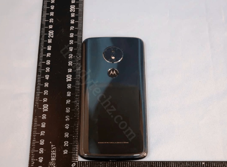Moto G6 Play si mostra nelle prime foto reali: possibili Snapdragon 430 e batteria da 4.000 mAh (foto)