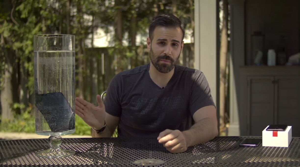 OnePlus 6 vs acqua: quanto può resistere prima di rompersi? (video)