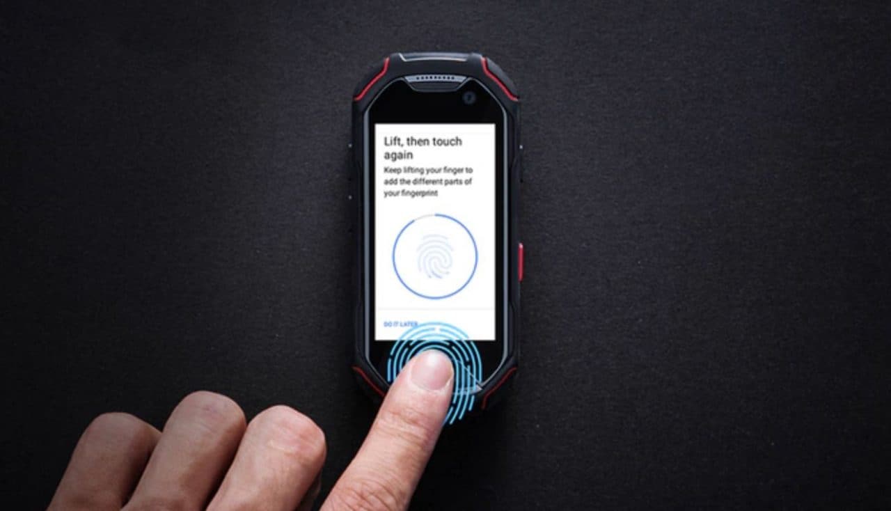 Volete lo smartphone rugged più piccolo al mondo? Correte su Kickstarter!