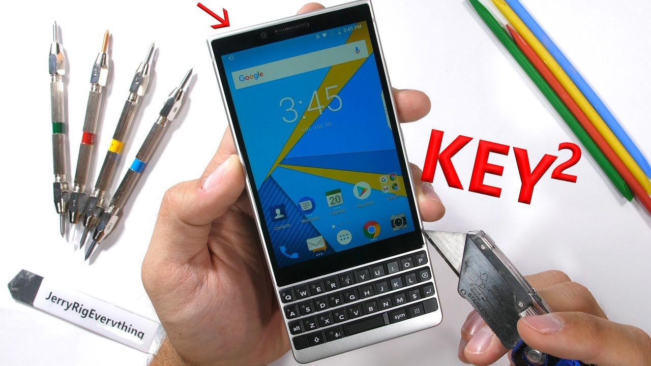 BlackBerry KEY2: le torture di Zack non gli fanno nemmeno il solletico (video)