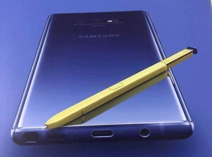 Galaxy Note 9 appare in un nuovo poster promozionale e fa contrasto con la nuova S Pen