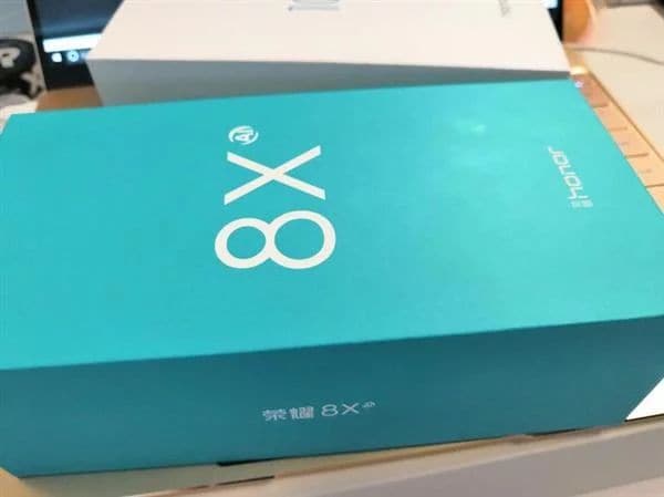 Ecco la confezione di vendita di Honor 8X: lancio imminente per il rivale diretto di Xiaomi Mi Max 3?
