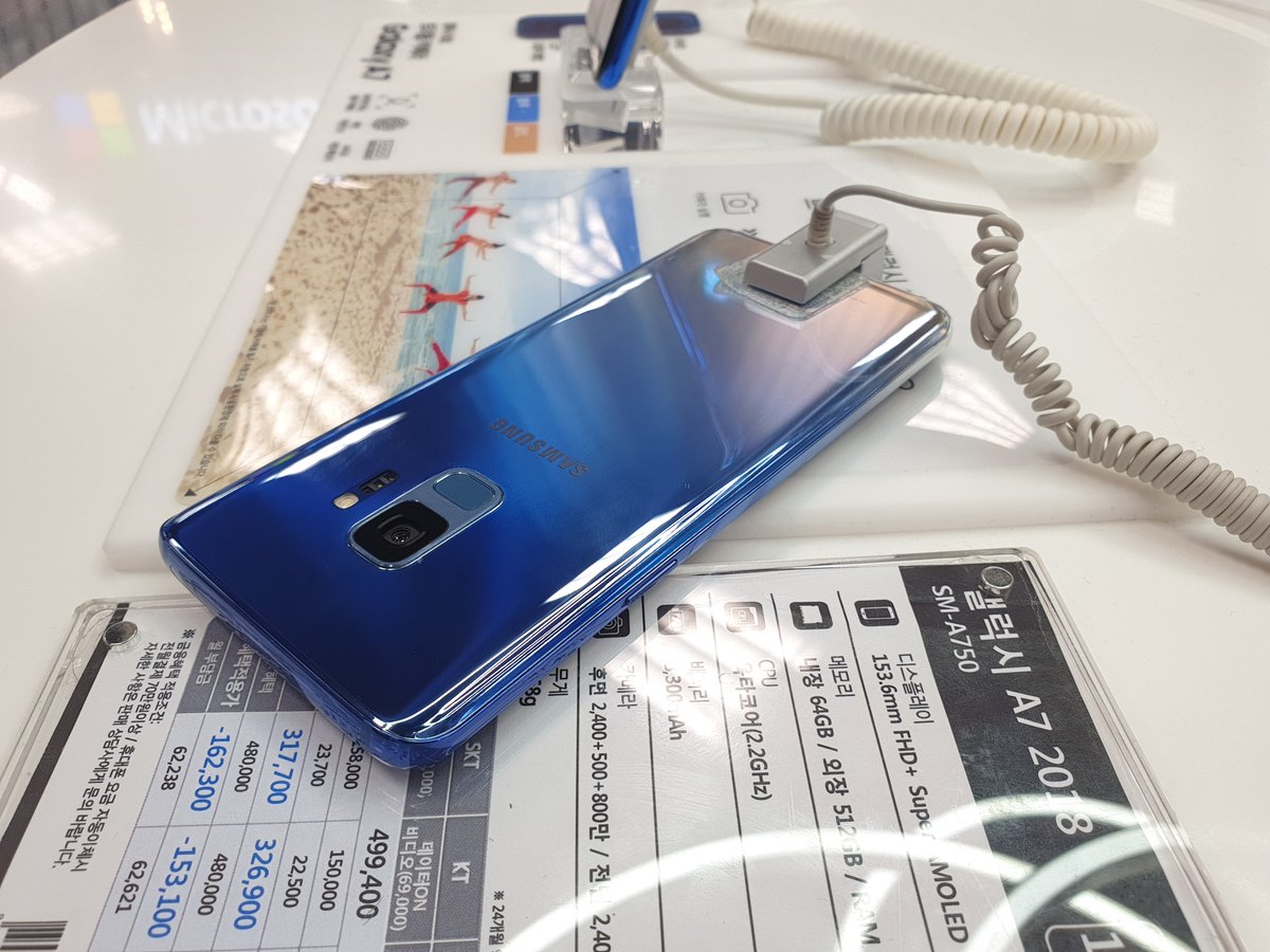 Un altro Galaxy S9 sfumato è apparso in rete, ancora più blu e grigio (foto)