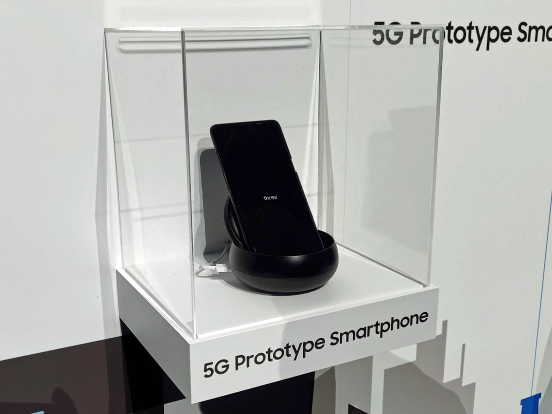 Un prototipo di smartphone 5G Samsung avvistato al CES 2019: sarà un indizio su S10? (foto)