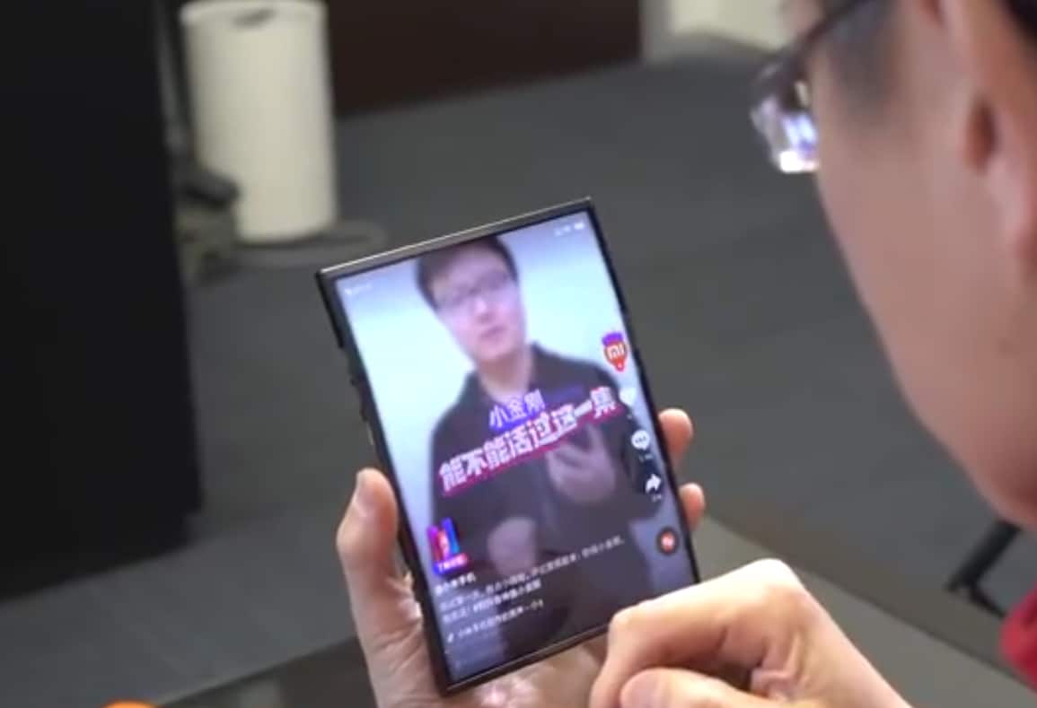 Xiaomi mostra il suo smartphone pieghevole: eccolo nel primo video ufficiale! (video)